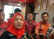 Walikota Eva Dwiana Beri Hibah Basarnas Rp500 Juta
