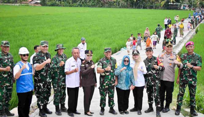 Bupati Nanda Dampingi Wasev Panglima TNI Tinjau TMMD Ke-127 Kodim 0421/Lampung Selatan