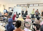 Perkuliahan Kembali Berlanjut, Rektor Bagikan Masker Pascaerupsi Krakatau